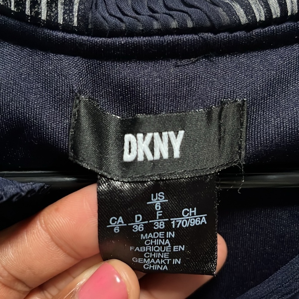 DKNY Navy Ruffled Sleeveless Tie Neck Party Shift Dress Sz 6 Chic Summer TC0782 - Picture 3 of 8